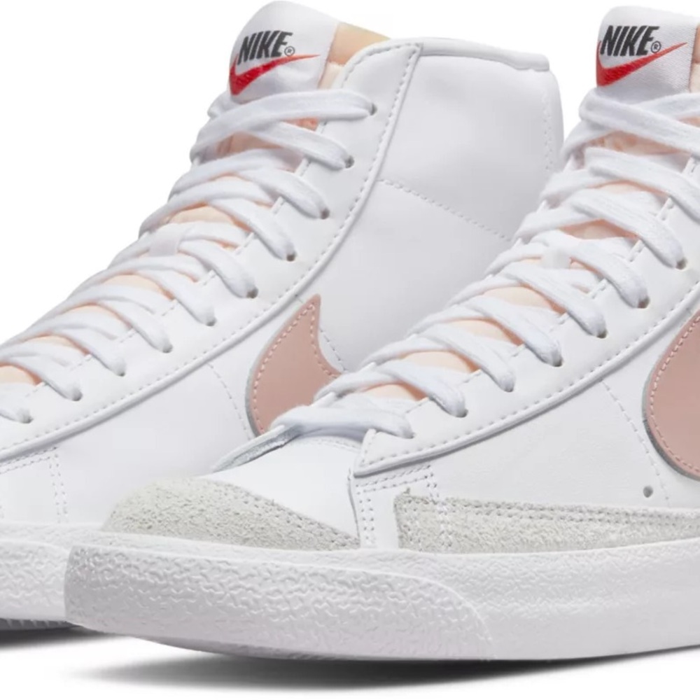 Nike Women's Blazer Mid 77 Shoes